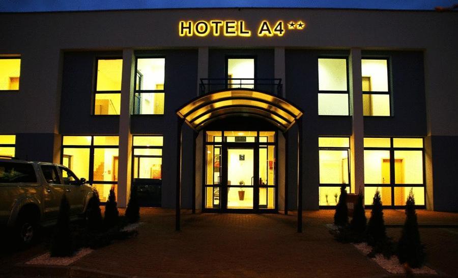 Hotel A4 Mop Kepnica يافوجنا المظهر الخارجي الصورة